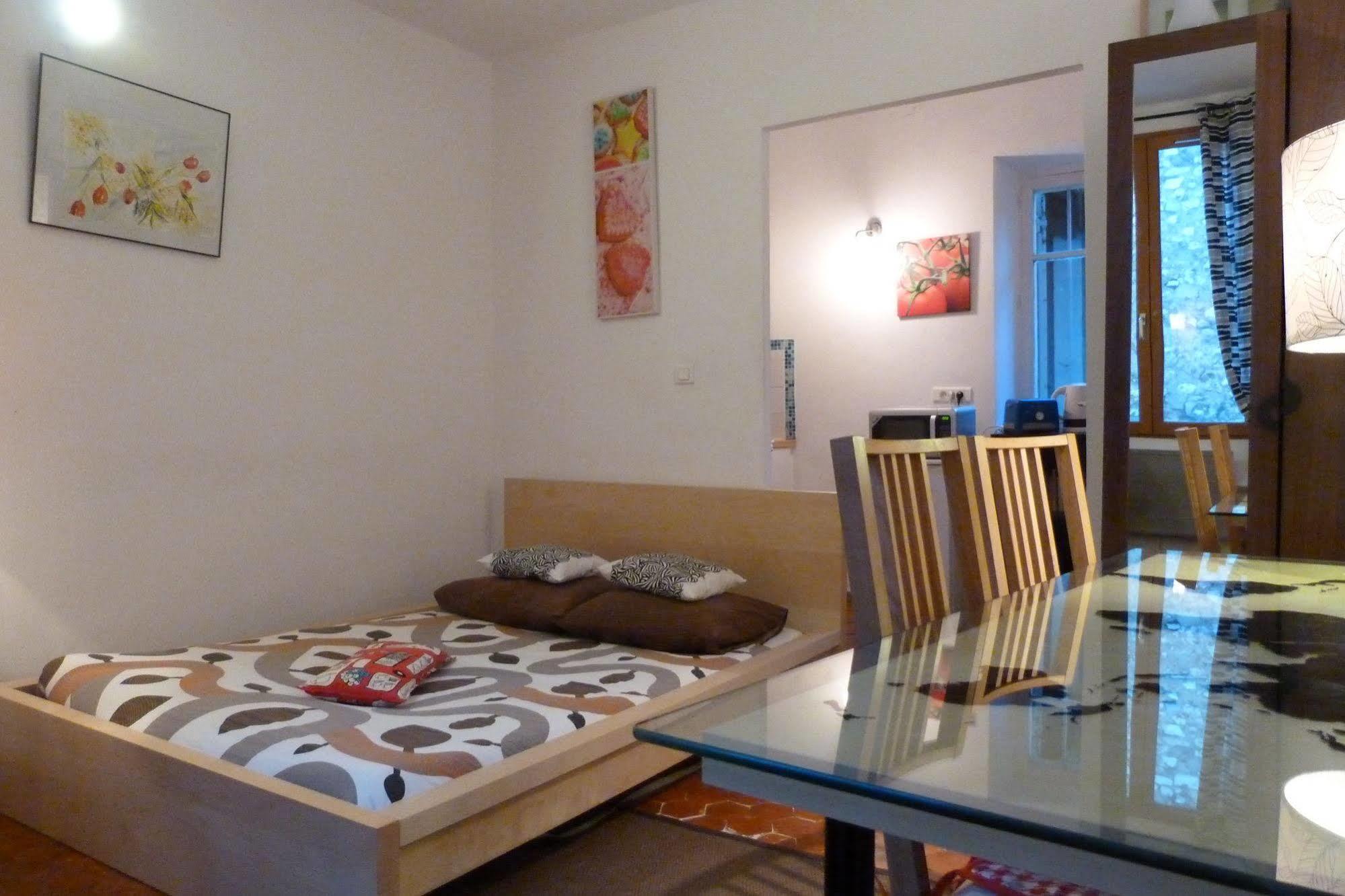 เพรเชอร์ส์ สตูดิโอส์ Aparthotel เอ็ก-ซอง-โพรวองซ์ ภายนอก รูปภาพ